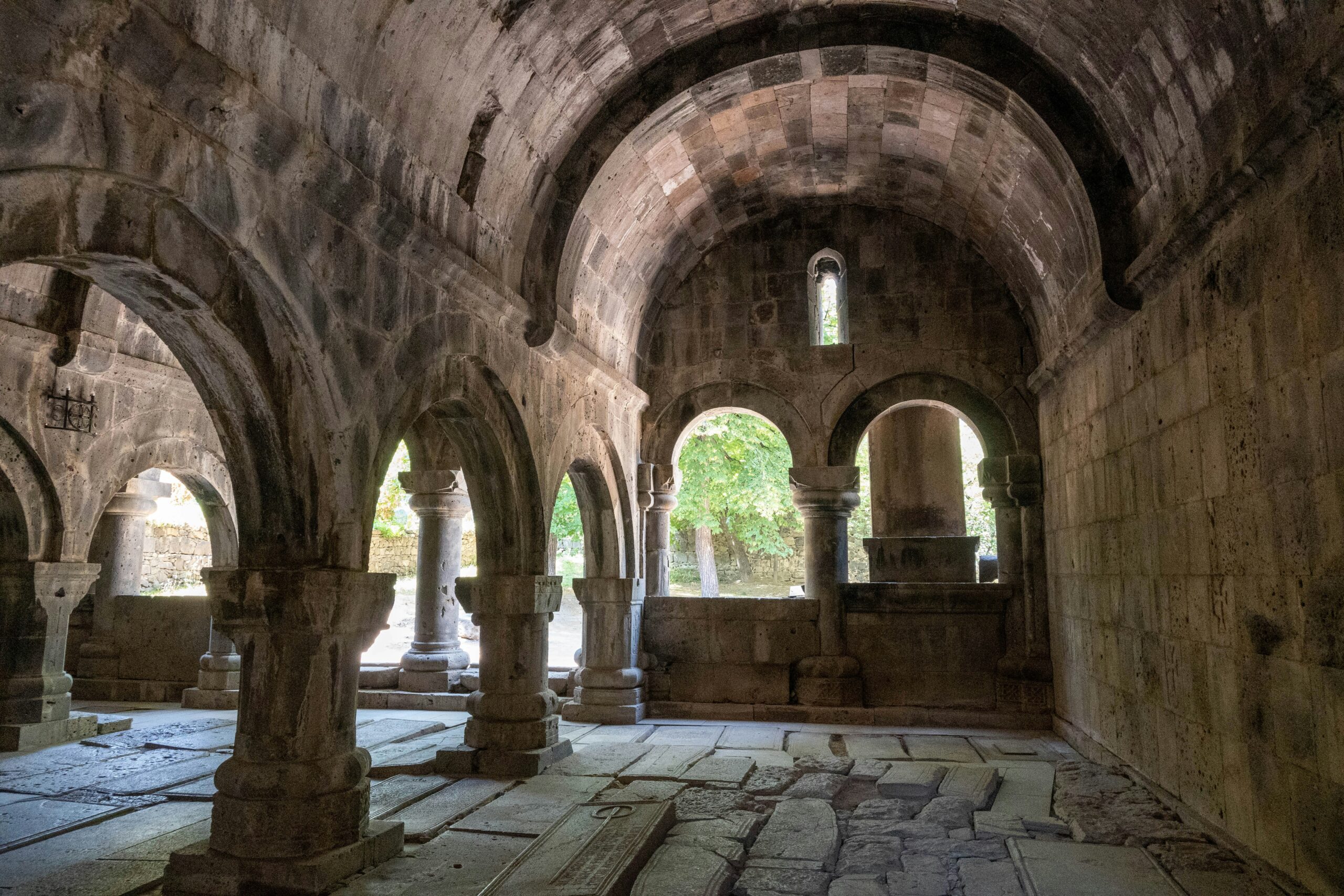Interno di un sito culturale armeno